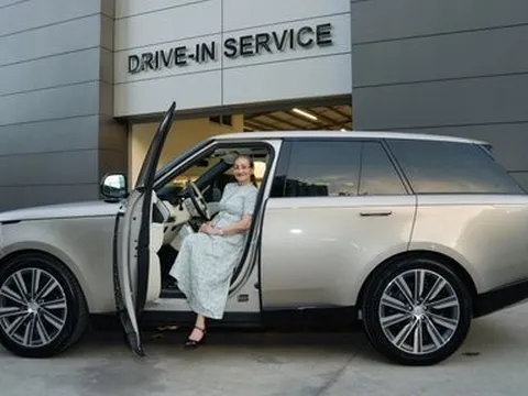 Siêu xe 15 tỷ đồng mẹ Lý Nhã Kỳ mới tậu có gì đặc biệt?