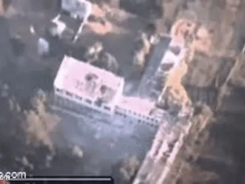 Siêu tên lửa “cánh cụp cánh xòe” Kh-38 Nga tấn công sở chỉ huy Ukraine