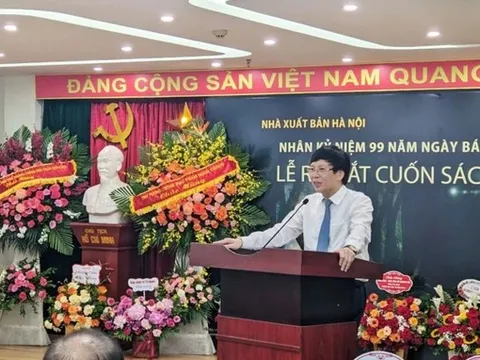 “Người trên đường đời”- cuốn sách viết bằng đam mê và nhiệt huyết với nghề làm báo