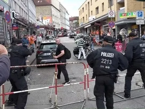 Euro 2024: Cảnh sát Hamburg nổ súng ngăn chặn vụ tấn công bằng búa trước trận đấu