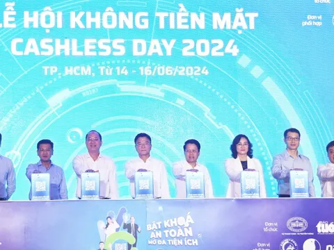 Phó Thủ tướng Lê Thành Long dự khai mạc sự kiện mô phỏng xã hội không dùng tiền mặt