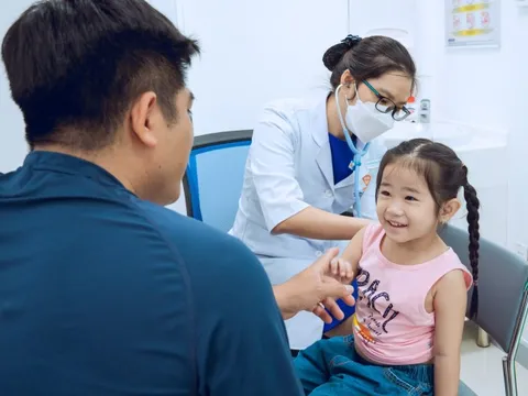 Rà soát trẻ chưa tiêm vaccine sởi để tiêm bù phòng dịch