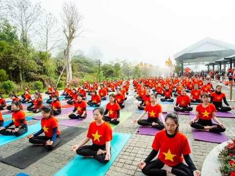 Ngày Quốc tế Yoga lần thứ 10: Độc đáo hoạt động giao lưu nhân dân Việt Nam - Ấn Độ