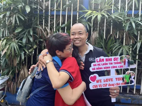 Hơn 11.000 thí sinh Hà Nội hoàn thành kỳ thi vào lớp 10 trường chuyên