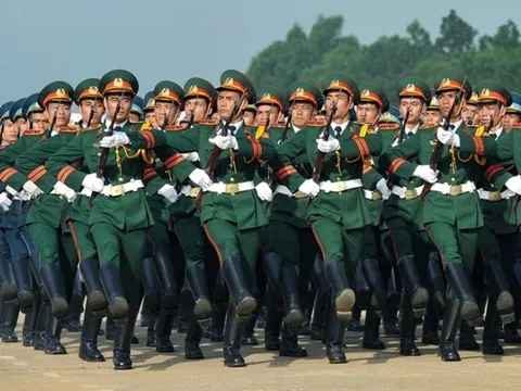 Bảng lương mới của sĩ quan Quân đội khi tăng lương cơ sở từ ngày 1/7 tới