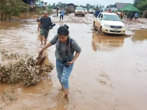 Tâm sự của nữ phóng viên xông pha tác nghiệp nơi rốn lũ