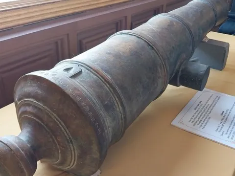 Ảnh: Chiêm ngưỡng loạt cổ vật quý hội tụ về Cố đô Huế