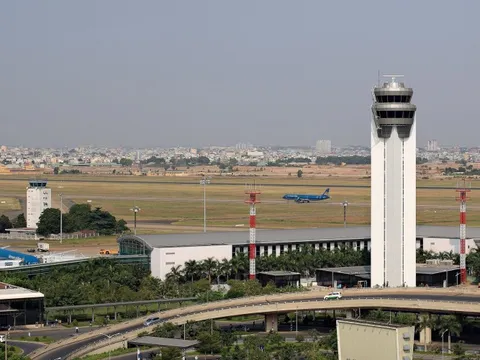 Đình chỉ kiểm soát viên không lưu vụ 2 máy bay bị cảnh báo xung đột