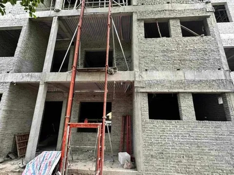 Tai nạn đứt cáp vận thang tời tại Hà Nội khiến 10 người thương vong