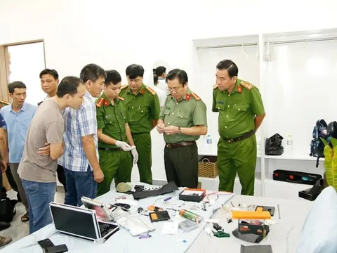 An Giang: Mua vũ khí trên mạng, chưa kịp bán thì bị bắt