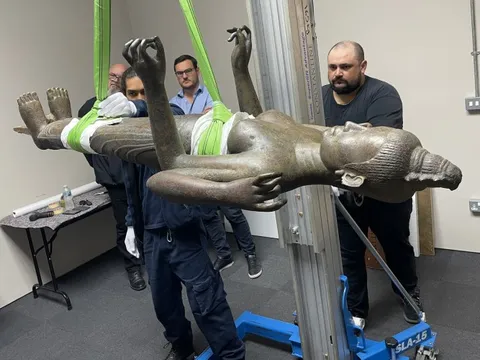 Tiếp nhận cổ vật tượng đồng Nữ thần Durga từ Vương quốc Anh về Việt Nam