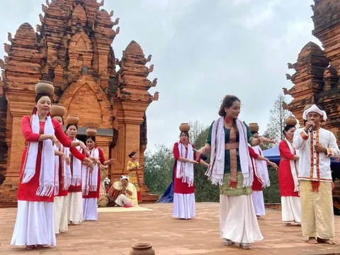 Tổ chức Ngày hội Văn hóa dân tộc Chăm lần thứ VI tại tỉnh Ninh Thuận