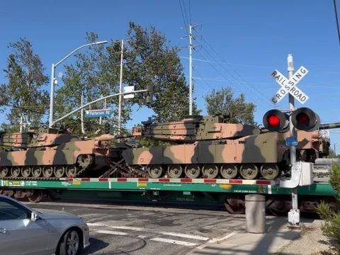 Hé lộ hình ảnh siêu xe tăng M1A2 Abrams được cho là vận chuyển đến “xứ sở Kangaroo”