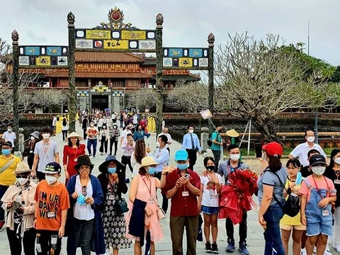 Thừa Thiên Huế đón tiếp khoảng 101.000 lượt khách trong Tuần lễ Festival Nghệ thuật Quốc tế Huế