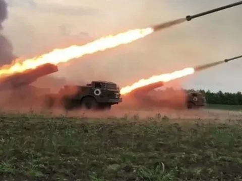 Nga đẩy mạnh tấn công, áp lực đè lên Ukraine ở nhiều hướng