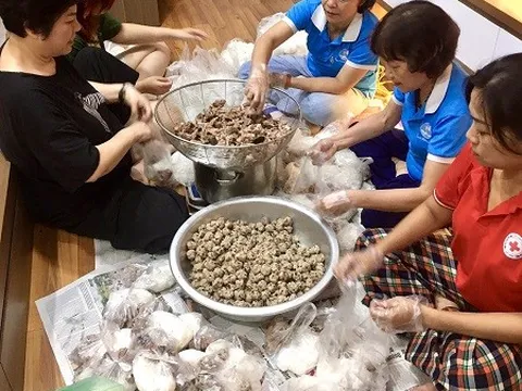 Những người nội trợ nhân ái