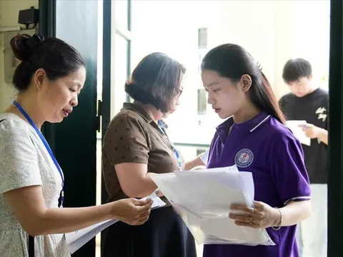 Sáng nay, hơn 1 triệu thí sinh thi môn đầu tiên Kỳ thi tốt nghiệp THPT năm 2024