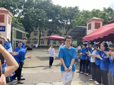 Thí sinh phấn khởi khi đề Ngữ văn vào bài Đất nước