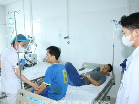 Đình chỉ bếp ăn nhà máy đóng tàu Sông Cấm khiến 120 người nghi ngộ độc và nhập viện