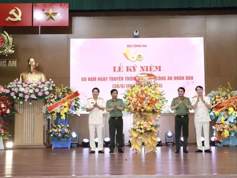Tạp chí Công an nhân dân kỷ niệm 60 năm Ngày truyền thống