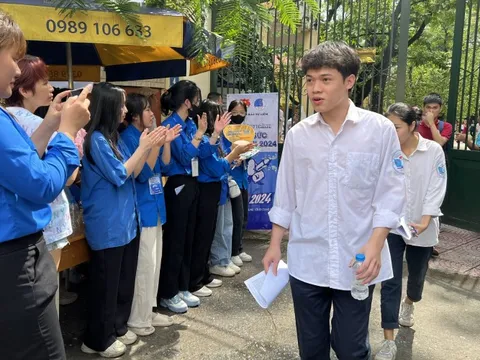 Đề thi tổ hợp bám sát chương trình, ít thí sinh vi phạm quy chế