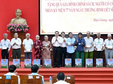 Chủ tịch Quốc hội Trần Thanh Mẫn làm việc tại Hậu Giang