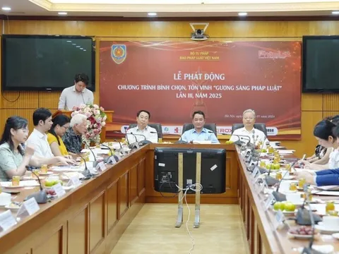 Phát động Chương trình bình chọn, tôn vinh 'Gương sáng pháp luật' lần III
