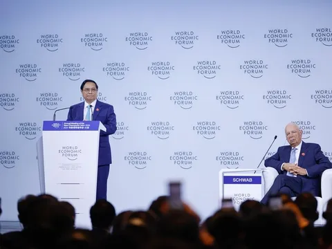 Việt Nam - ngọn hải đăng về phát triển kinh tế và đầu tàu tăng trưởng của khu vực