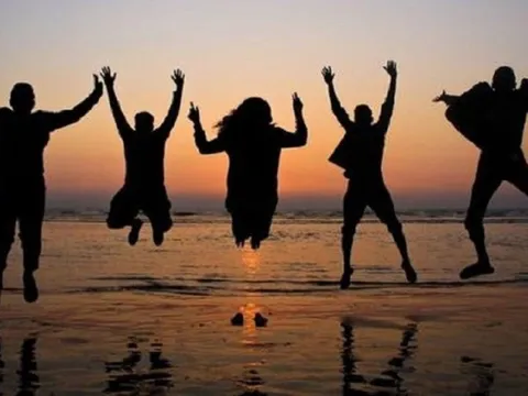 Vui buồn chuyện gặp lại bạn cũ