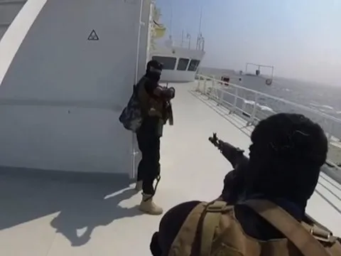 Tại sao Hải quân Mỹ khó lòng khắc chế Houthi ở Biển Đỏ?