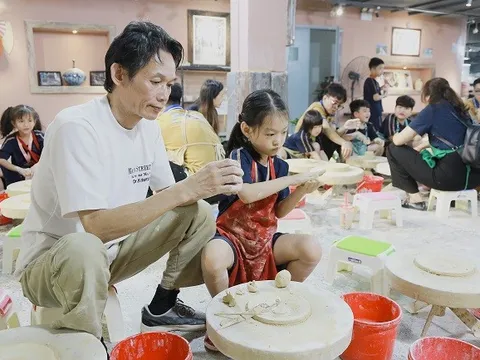 Bài 3: Giữ hồn cốt cho làng nghề để phát triển