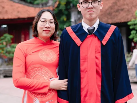 Gia đình cho con tự học, nhưng phải kỷ luật và tập trung