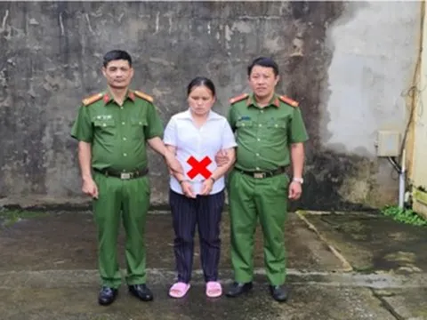 Bắt cô gái trẻ sát hại chồng sau lời rỉ tai của người lạ