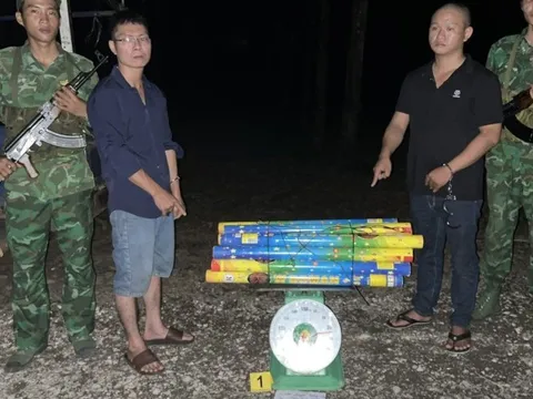 Bình Phước: Bắt giữ 2 đối tượng vận chuyển pháo lậu