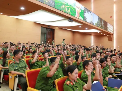 Hà Nội: Đổi mới hoạt động giáo dục chính trị, tư tưởng cho cán bộ chiến sĩ công an Thủ đô