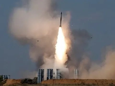 Hệ thống S-350 của Nga mạnh cỡ nào mà có thể đánh chặn cùng lúc hơn 10 lên lửa Ukraine?