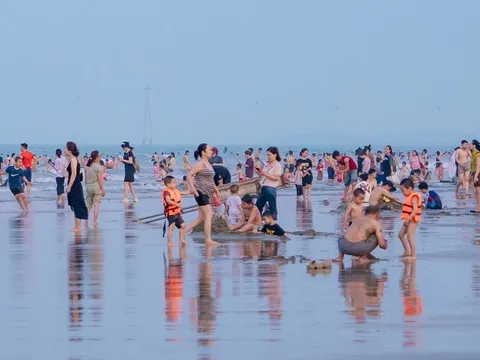 Nghệ An đón hơn 5,4 triệu lượt khách du lịch trong 6 tháng đầu năm 2024