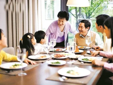 Sau bữa cơm nhà người bạn