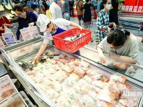 Giá cả tăng, cháy nổ, camera quay lén... khiến cử tri lo lắng