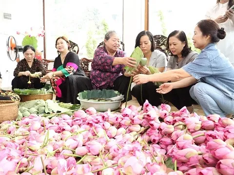 Để sen Hà Nội góp phần phát triển công nghiệp văn hóa