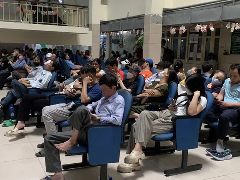 BV Bạch Mai kéo dài thời gian khám bệnh ngoài giờ đến 21h hàng ngày