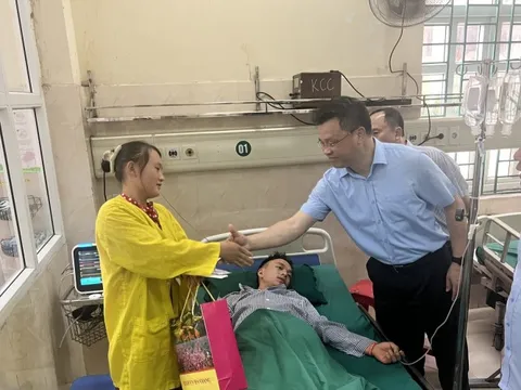 Uỷ ban ATGT Quốc gia thăm hỏi gia đình có nạn nhân tử vong tại Hà Giang