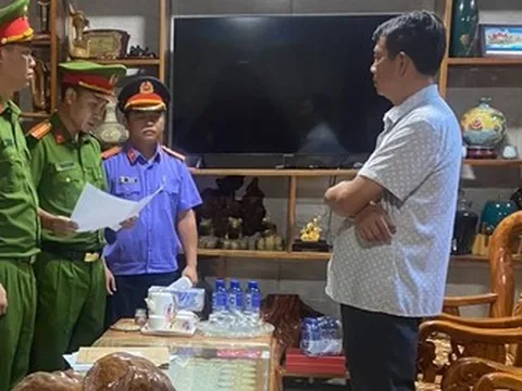 Bắt 1 phó chủ tịch huyện ở Quảng Trị