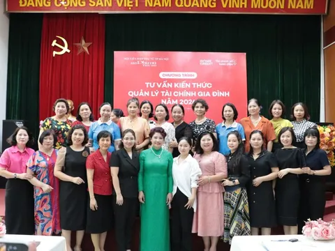 Báo Phụ nữ Thủ đô tổ chức tư vấn kiến thức tài chính gia đình cho hội viên, phụ nữ
