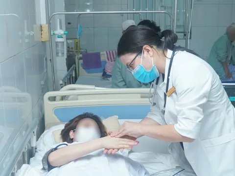 Tiêm chất làm trắng da không rõ nguồn gốc, nữ bệnh nhân 46 tuổi sốc phản vệ, suýt tử vong