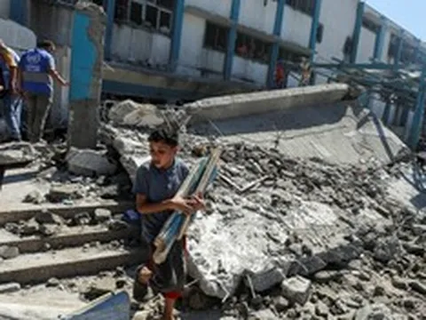 Israel không kích Gaza, ít nhất 57 người thiệt mạng