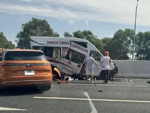 Từ vụ tai nạn thảm khốc trên cao tốc