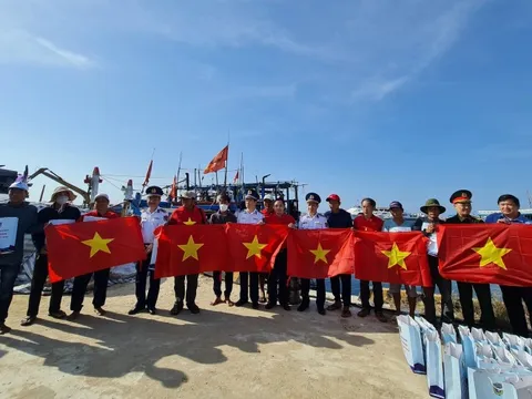 Vững vàng thế trận quốc phòng toàn dân ở Lý Sơn