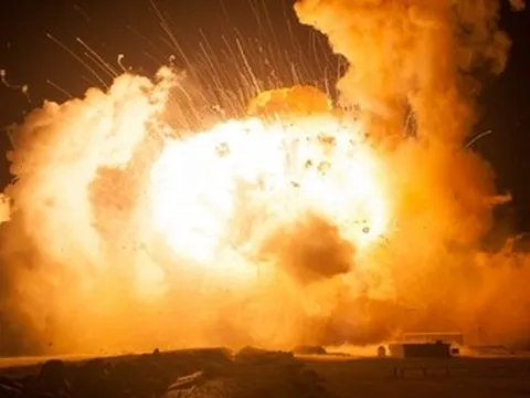 Khoảnh khắc tên lửa Nga tấn công điểm tập trung quân Ukraine