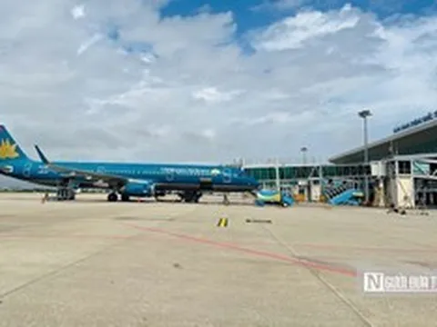 Hành khách đi máy bay tung hoang tin có lựu đạn trong vali đối diện với những hình phạt nào?